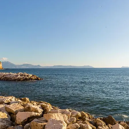 Parthenope's Eye On The Seafront By Napoliapartments شقة